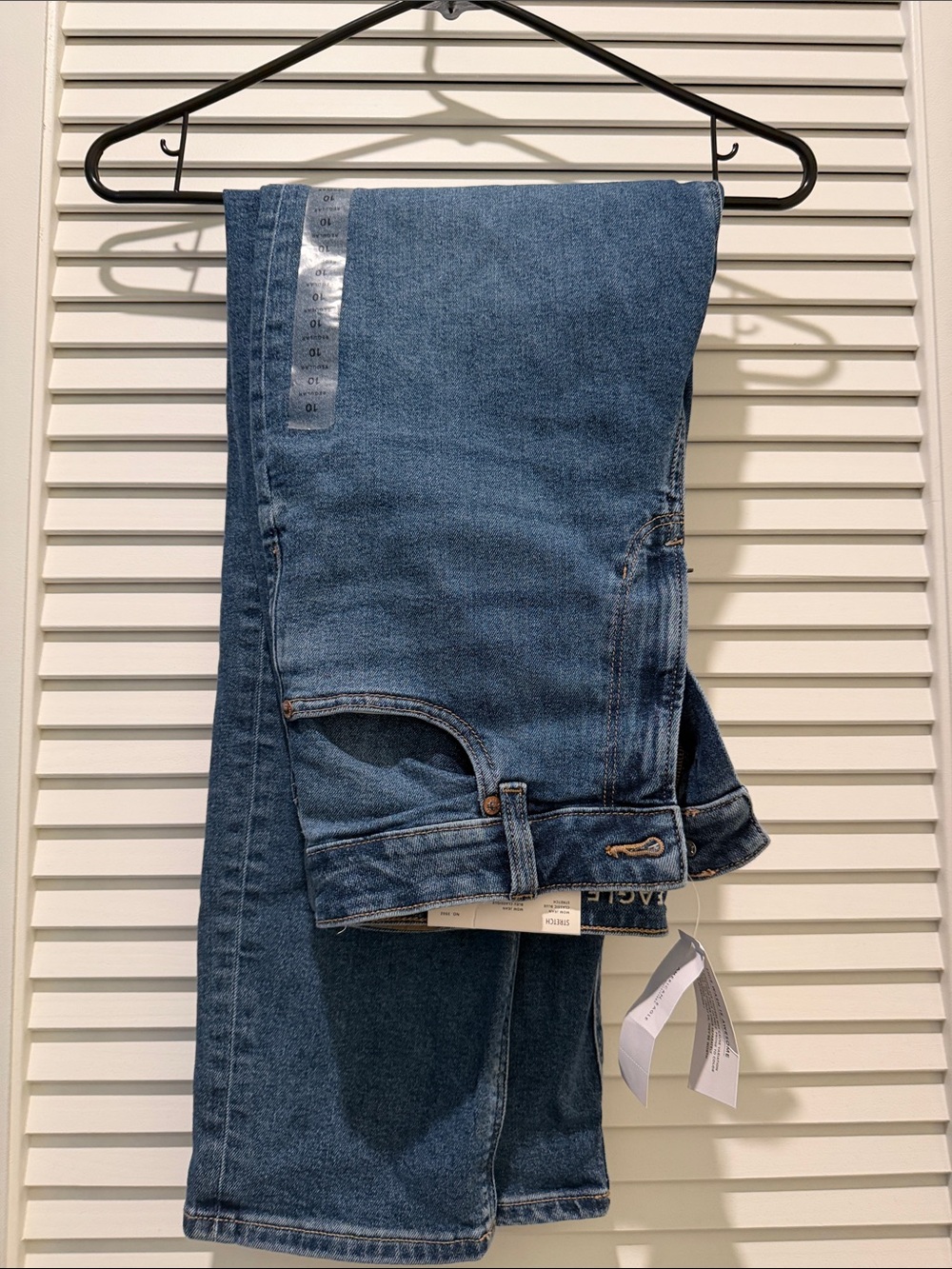 American Eagle Outfitters Mom Jean - Medium Blue Denim with Tan Stitching